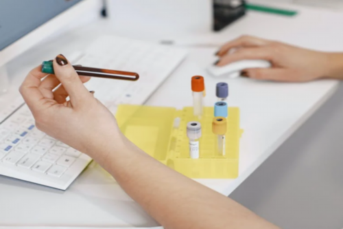 排卵试纸颜色很浅说明什么